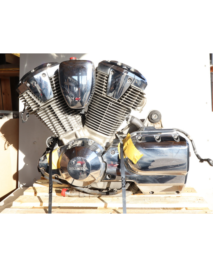 Honda VTX 1800, motor